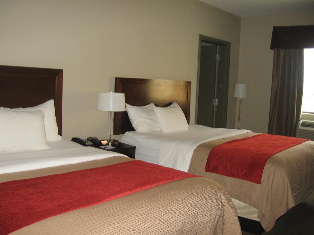 Hotel Baymont By Wyndham Columbus Exterior foto